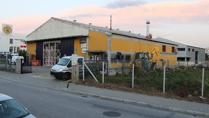 Loja de ferragens Cortiças N.S., Lda
