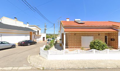 Loja de ferragens Parnevoa - Caleiras E Pinturas, Lda.